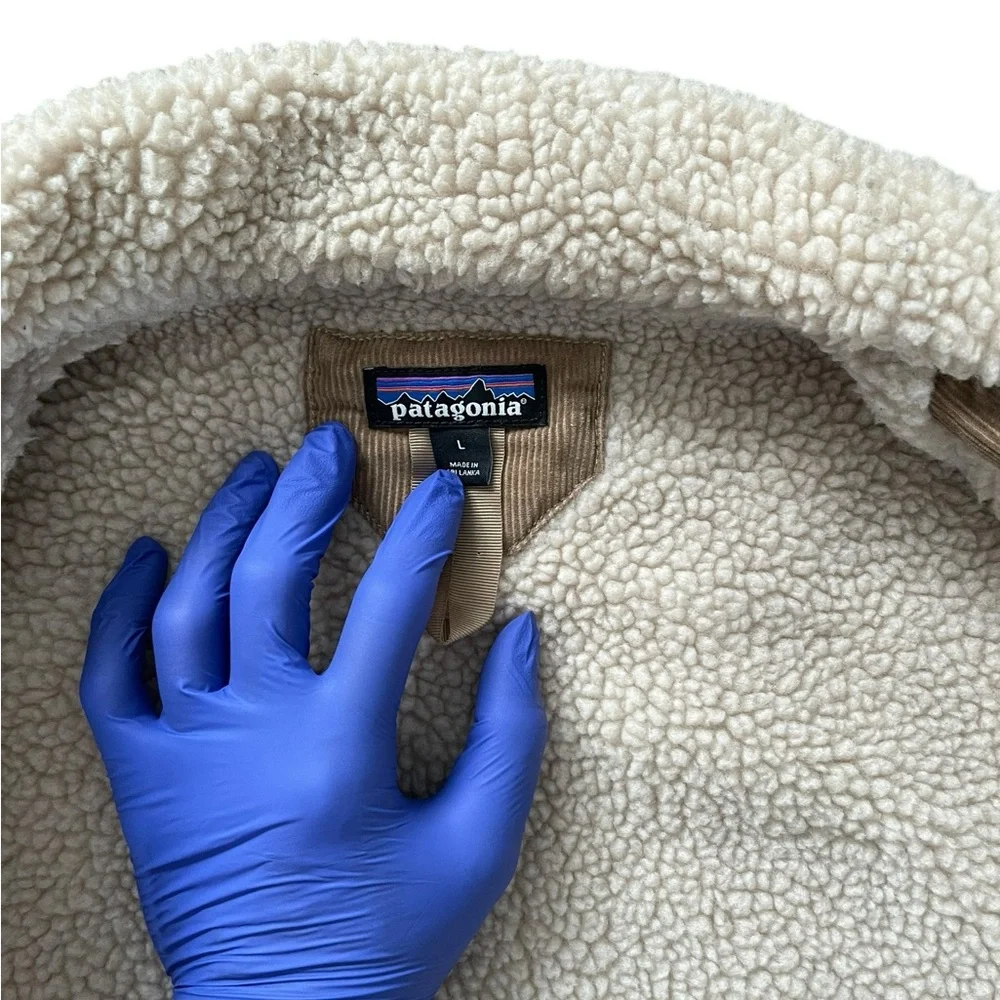 Patagonia Pile-LinedTrucker in a size large - Picture 8 of 10